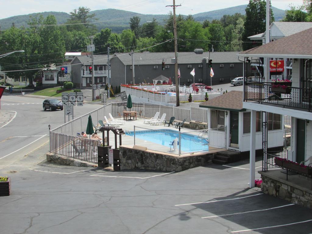 The Lake George Inn Exterior photo